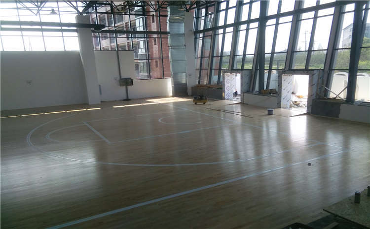 五角楓羽毛球館木地板廠家報價表