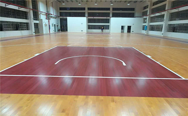 橡膠木實(shí)木運(yùn)動地板價(jià)格是多錢？
