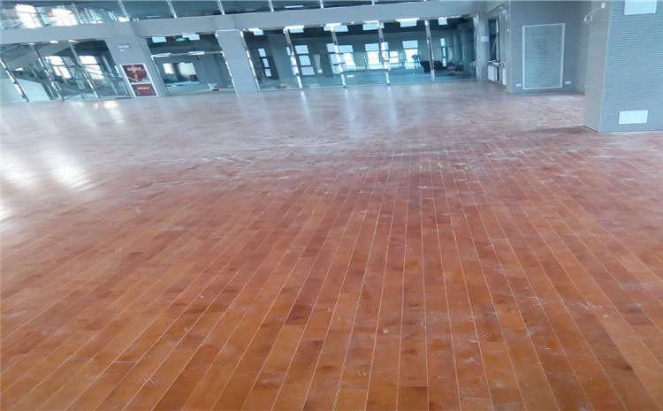 進(jìn)口體育場木地板一般多少錢